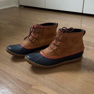 Sorel Tan and Black Winter Boots